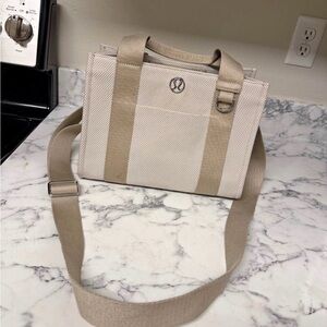 Lululemon beige tote bag